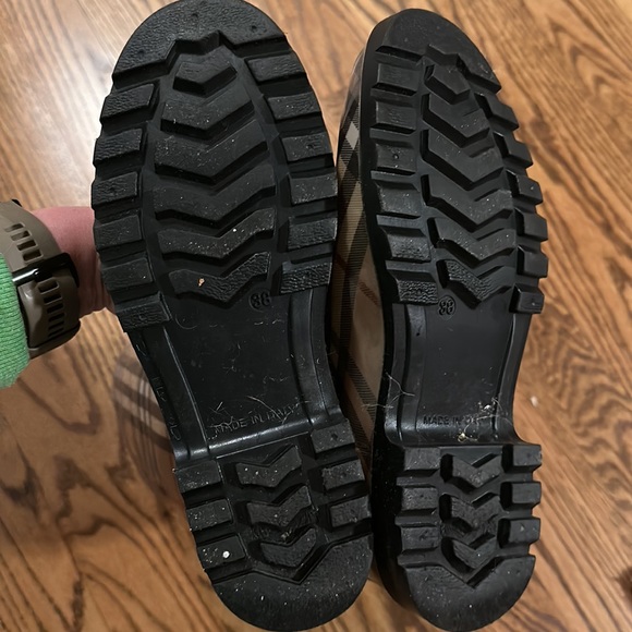 Burberry Rainboots - Picture 3 of 3
